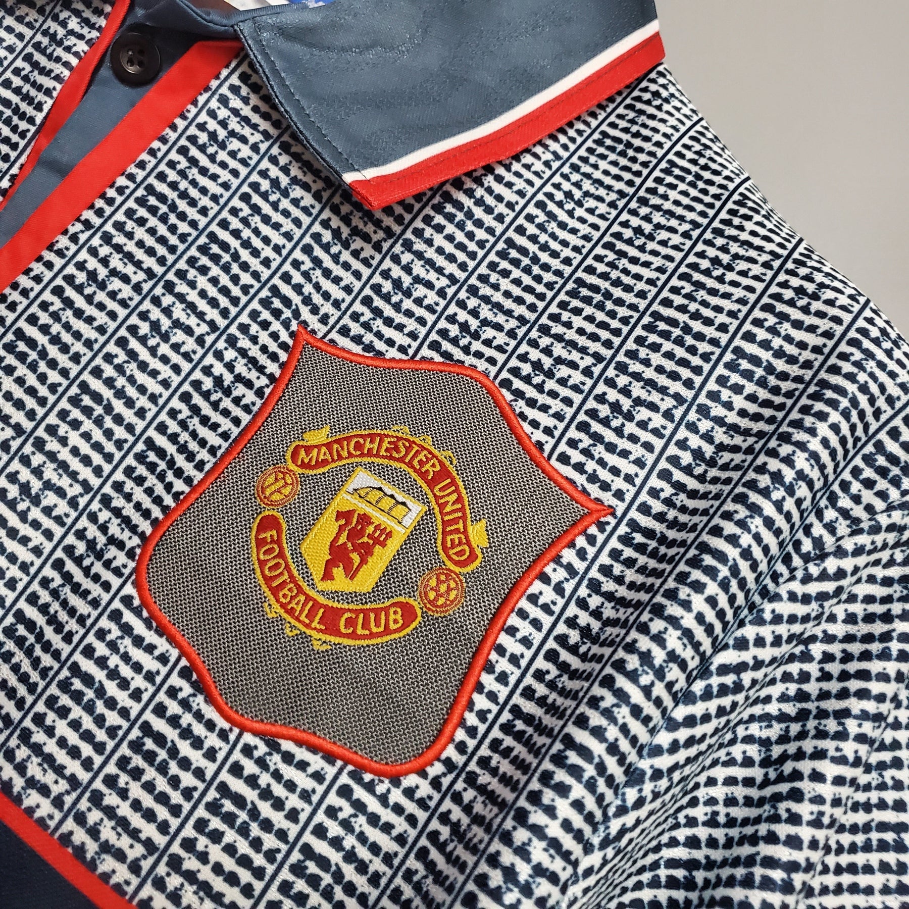 MANCHESTER UNITED I 95/96 HOMBRE (RETRO) - Vitrine Futebolística