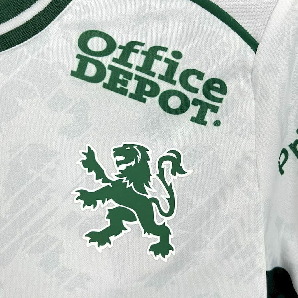 Niños Kit Club León Visita 2024/2025