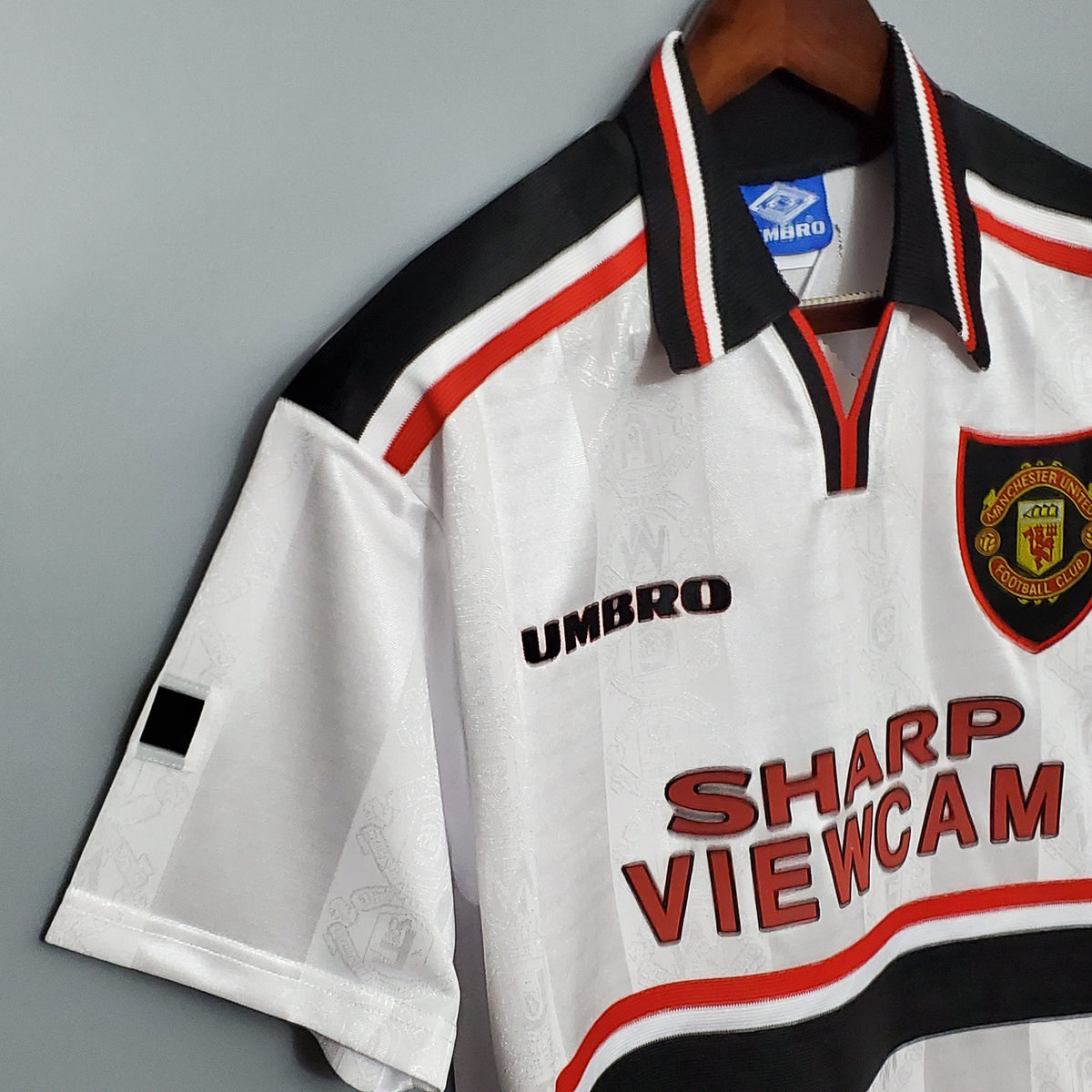 MANCHESTER UNITED I 97/98 HOMBRE (RETRO) - Vitrine Futebolística