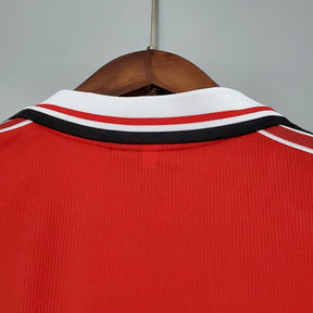 MANCHESTER UNITED I 98/99 HOMBRE (RETRO) - Vitrine Futebolística