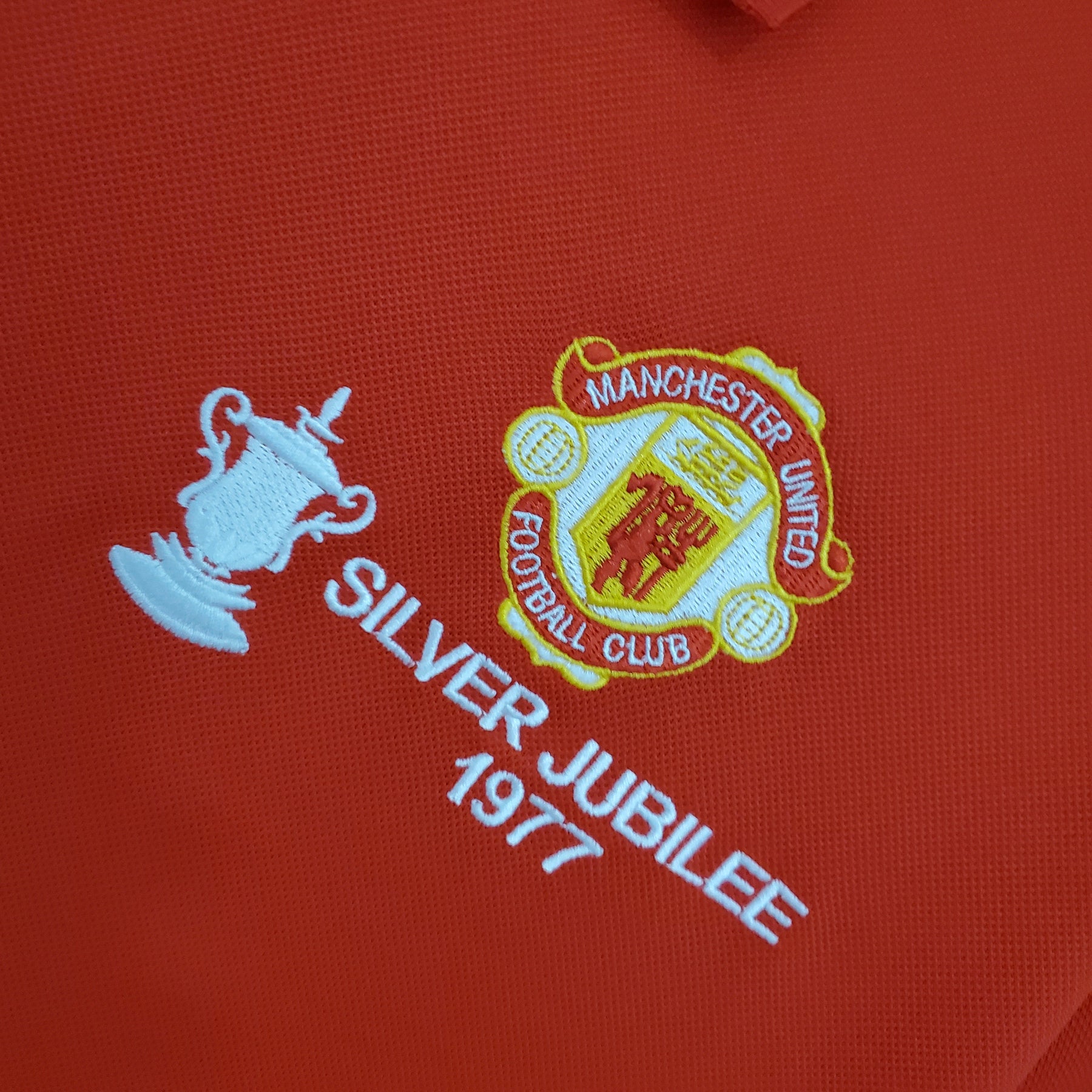 MANCHESTER UNITED I 1977 HOMBRE (RETRO) - Vitrine Futebolística