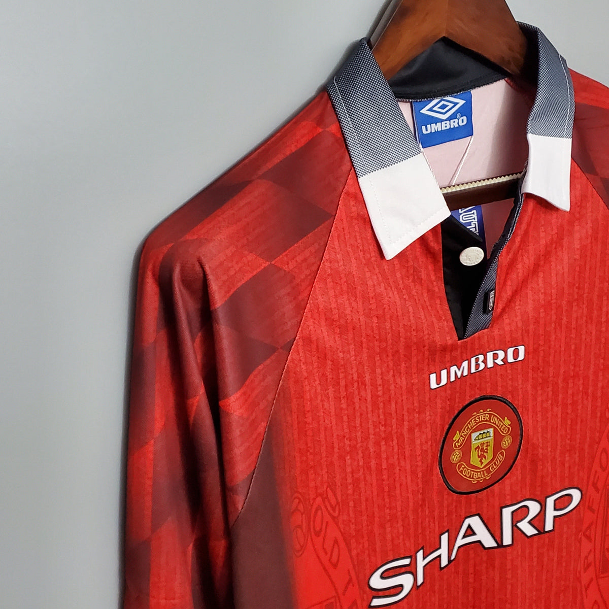MANCHESTER UNITED I 1996 HOMBRE (RETRO) MANGA LARGA - Vitrine Futebolística