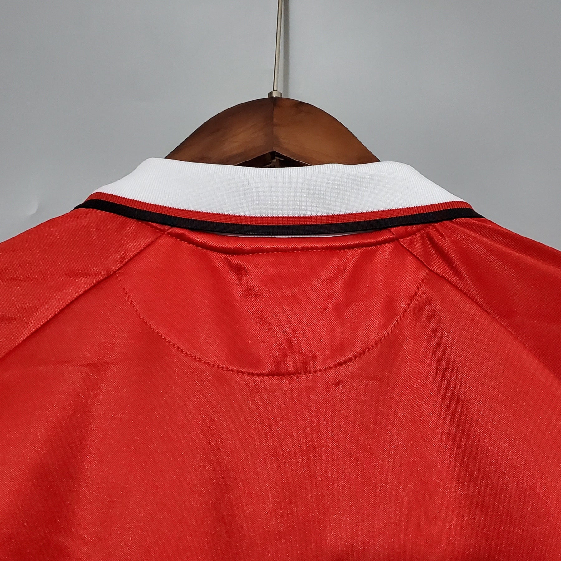 MANCHESTER UNITED I 99/00 HOMBRE (RETRO) MANGA LARGA - Vitrine Futebolística