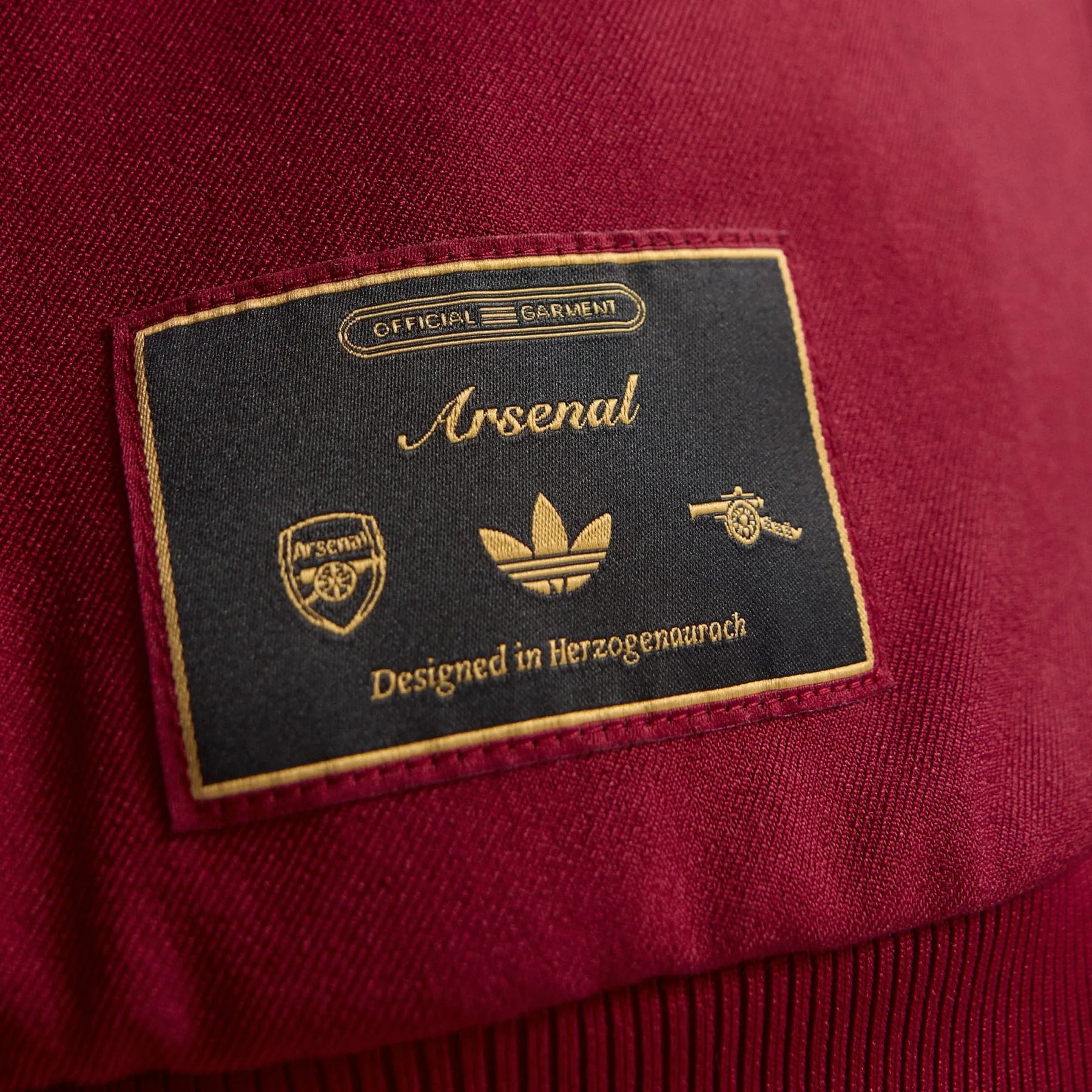 Arsenal Icons 2025 TrackSuit