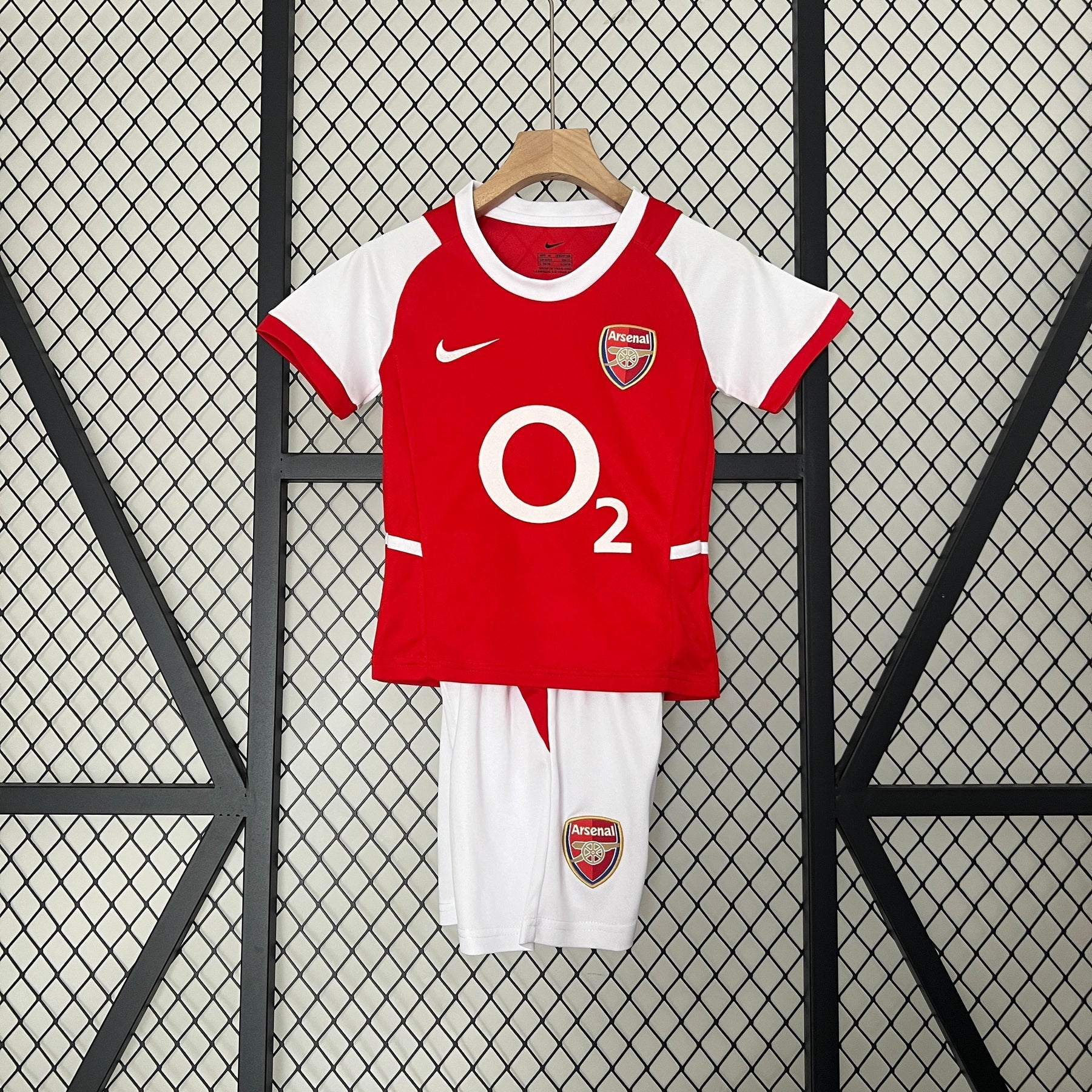 CAMISETA ARSENAL I 02/04 CONJUNTO INFANTIL (RETRO) - Vitrine Futebolística