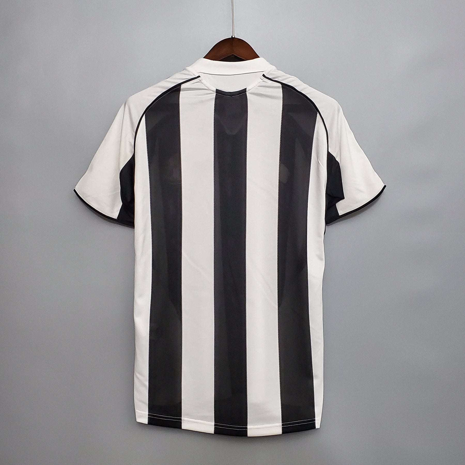 NEWCASTLE l 05/06 HOMBRE (RETRO) - Vitrine Futebolística