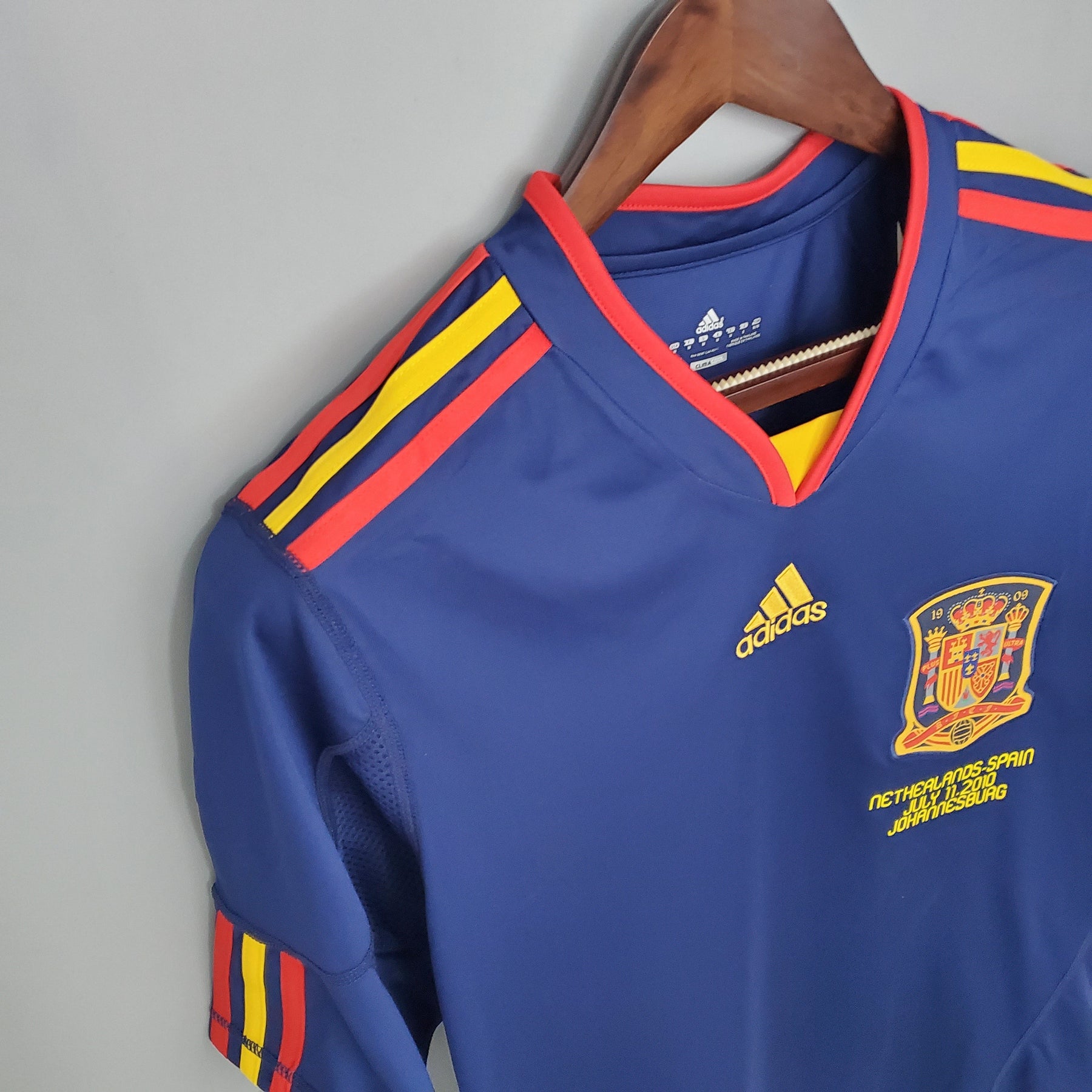 ESPAÑA MUNDIAL I 2010 HOMBRE (RETRO) MANGA LARGA - Vitrine Futebolística