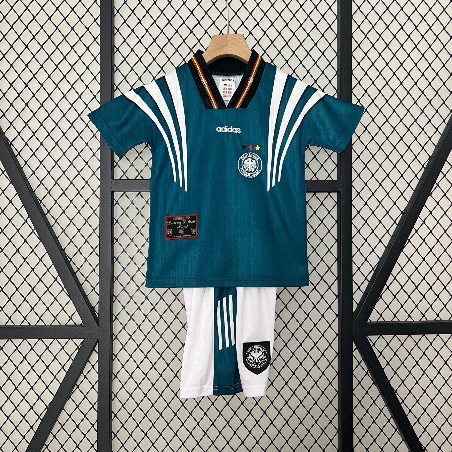 CAMISETA ALEMANIA I 1996 CONJUNTO INFANTIL (RETRO) - Vitrine Futebolística