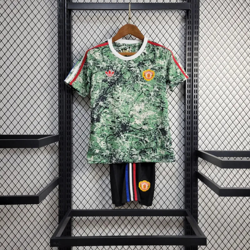 CAMISETA MANCHESTER UNITED EDICIÓN LIMITADA ADIDAS RETRO 24/25 CONJUNTO INFANTIL - Vitrine Futebolística