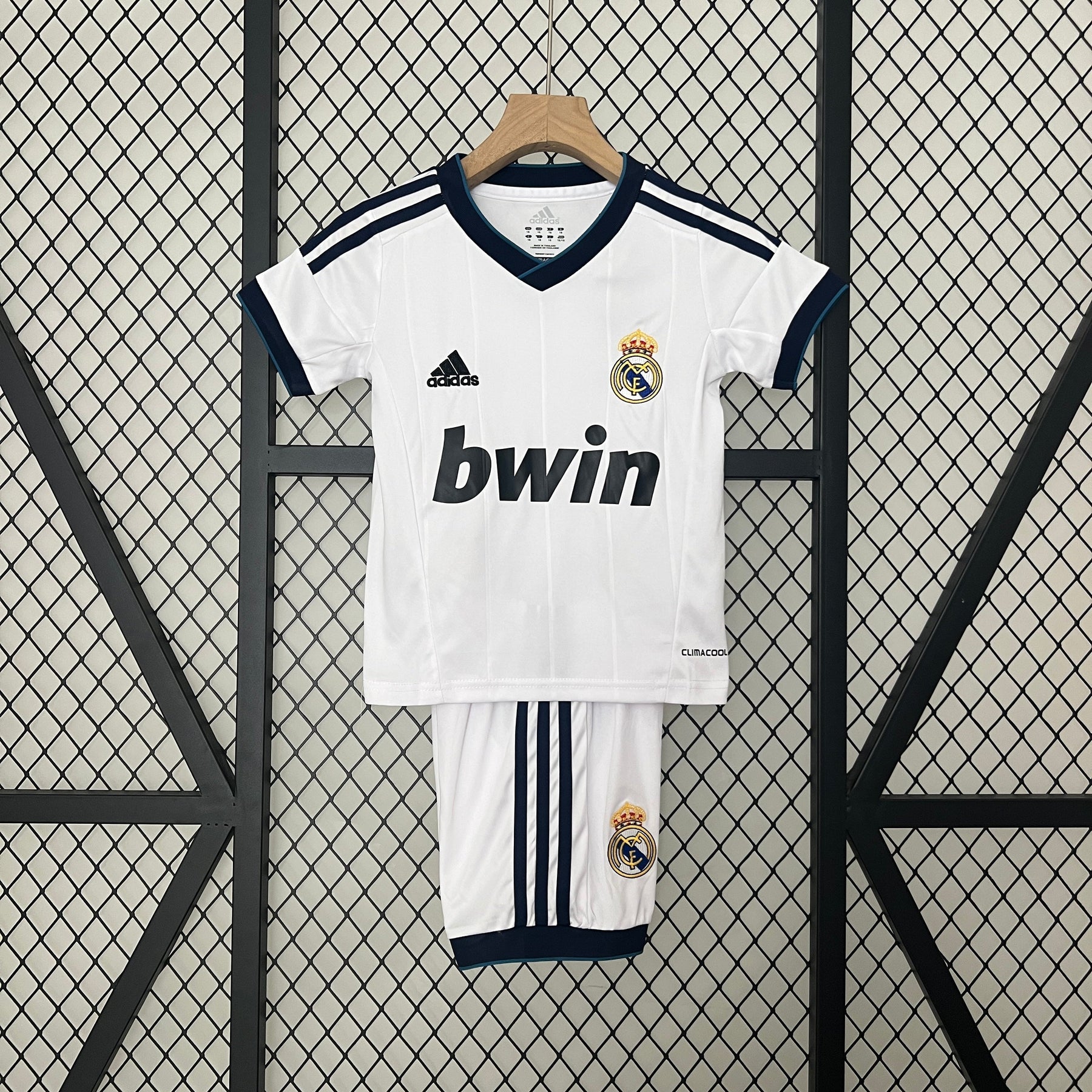 CAMISETA REAL MADRID I 12/13 CONJUNTO INFANTIL (RETRO) - Vitrine Futebolística