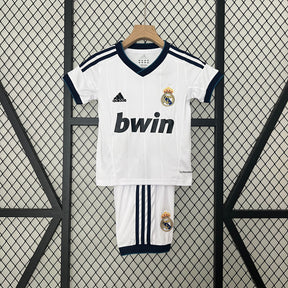 CAMISETA REAL MADRID I 12/13 CONJUNTO INFANTIL (RETRO) - Vitrine Futebolística