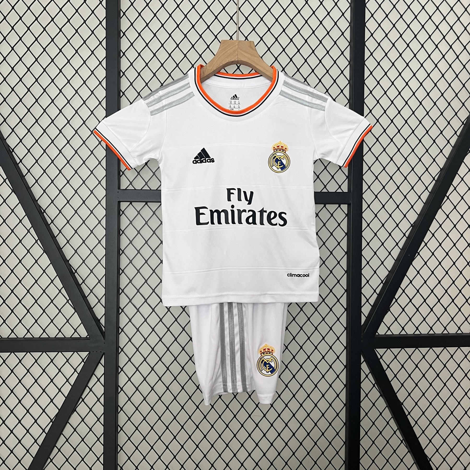 CAMISETA REAL MADRID I 13/14 CONJUNTO INFANTIL (RETRO) - Vitrine Futebolística
