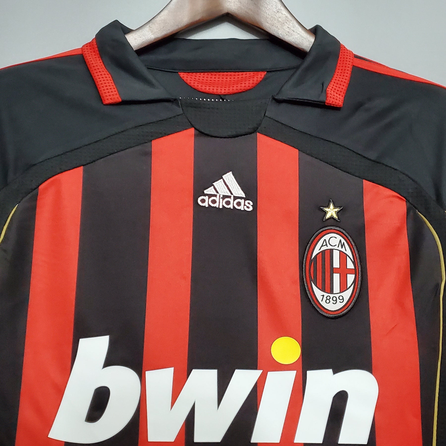 MILAN V 06/07 HOMBRE (RETRO) MANGA LARGA - Vitrine Futebolística