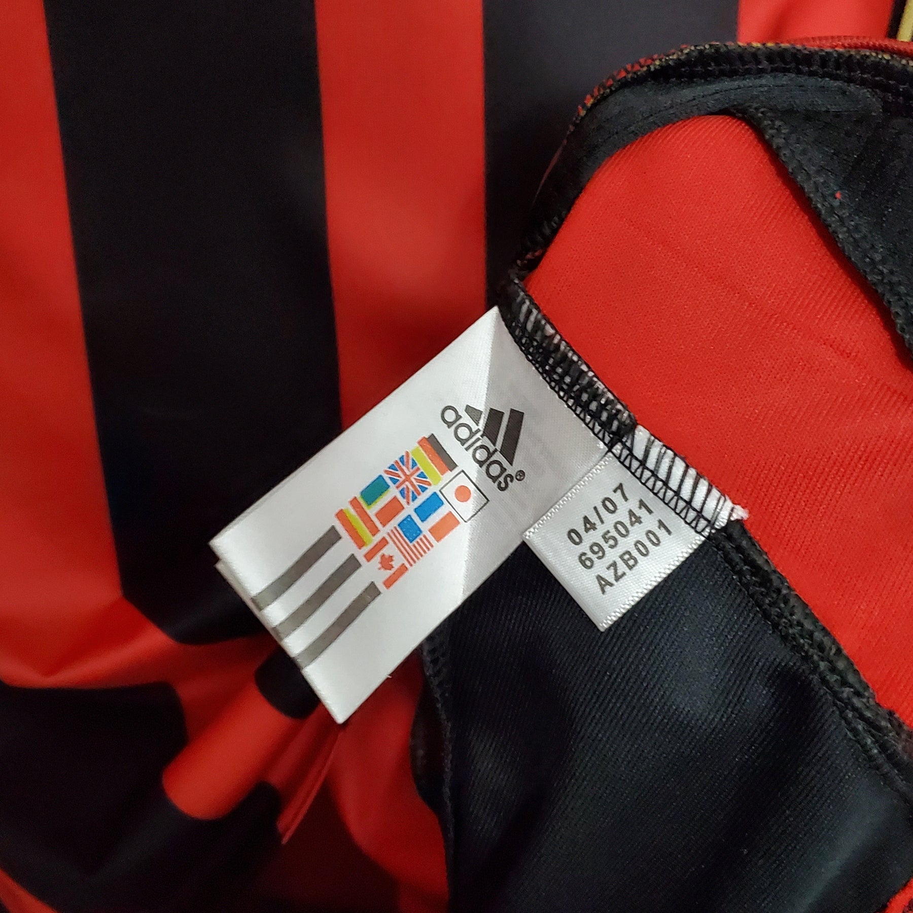 MILAN V 06/07 HOMBRE (RETRO) MANGA LARGA - Vitrine Futebolística
