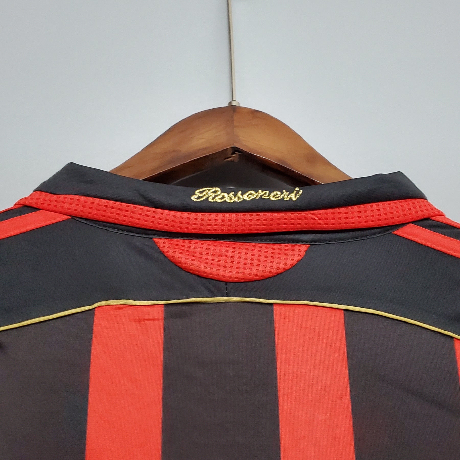 MILAN V 06/07 HOMBRE (RETRO) MANGA LARGA - Vitrine Futebolística