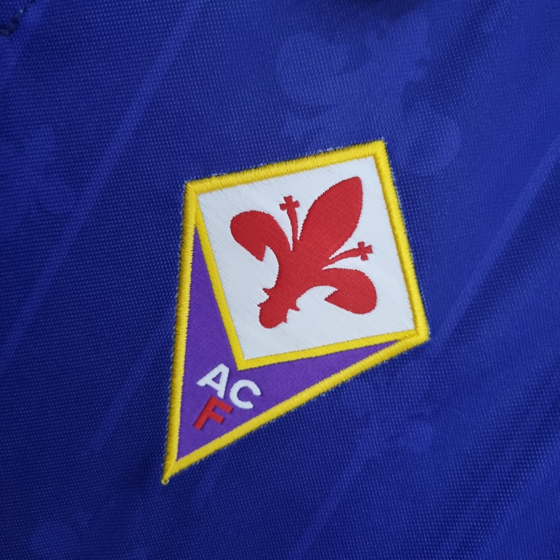 FIORENTINA I 97/98 HOMBRE (RETRO) - Vitrine Futebolística