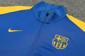 CONJUNTO DE VIAJE BARCELONA 24/25 HOMBRE - Vitrine Futebolística
